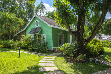 East Winds Deluxe Cottage Exterior